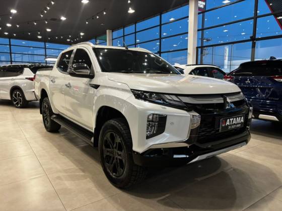 MITSUBISHI L200 TRITON 2.4 16V TURBO DIESEL SPORT HPE-S CD 4P 4X4 AUTOMÁTICO